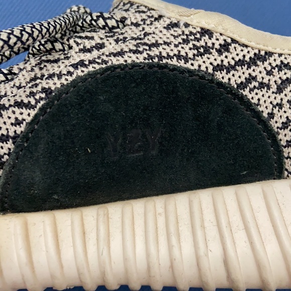 RARE Authentic Yeezy’s Turtle Dove - Picture 4 of 6